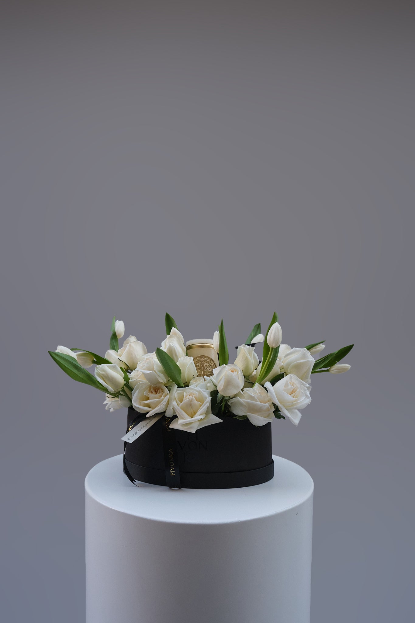 ROSAS, TULIPANES Y CIRIO