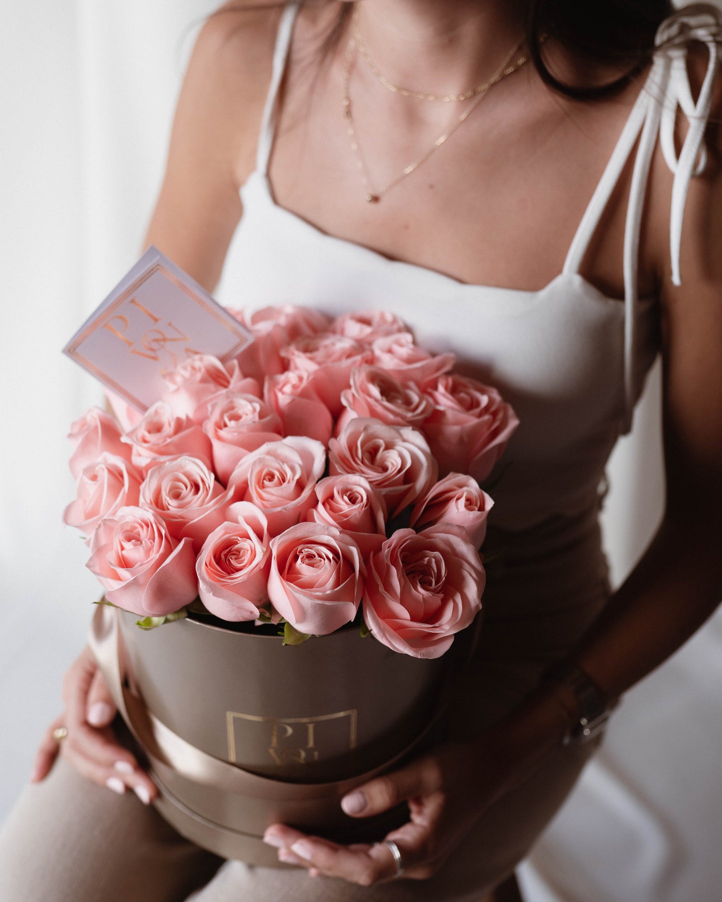 CAJA REDONDA CHAMPAGNE ROSAS ROSAS