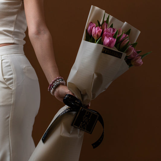 CLASSIC CUT TULIPS