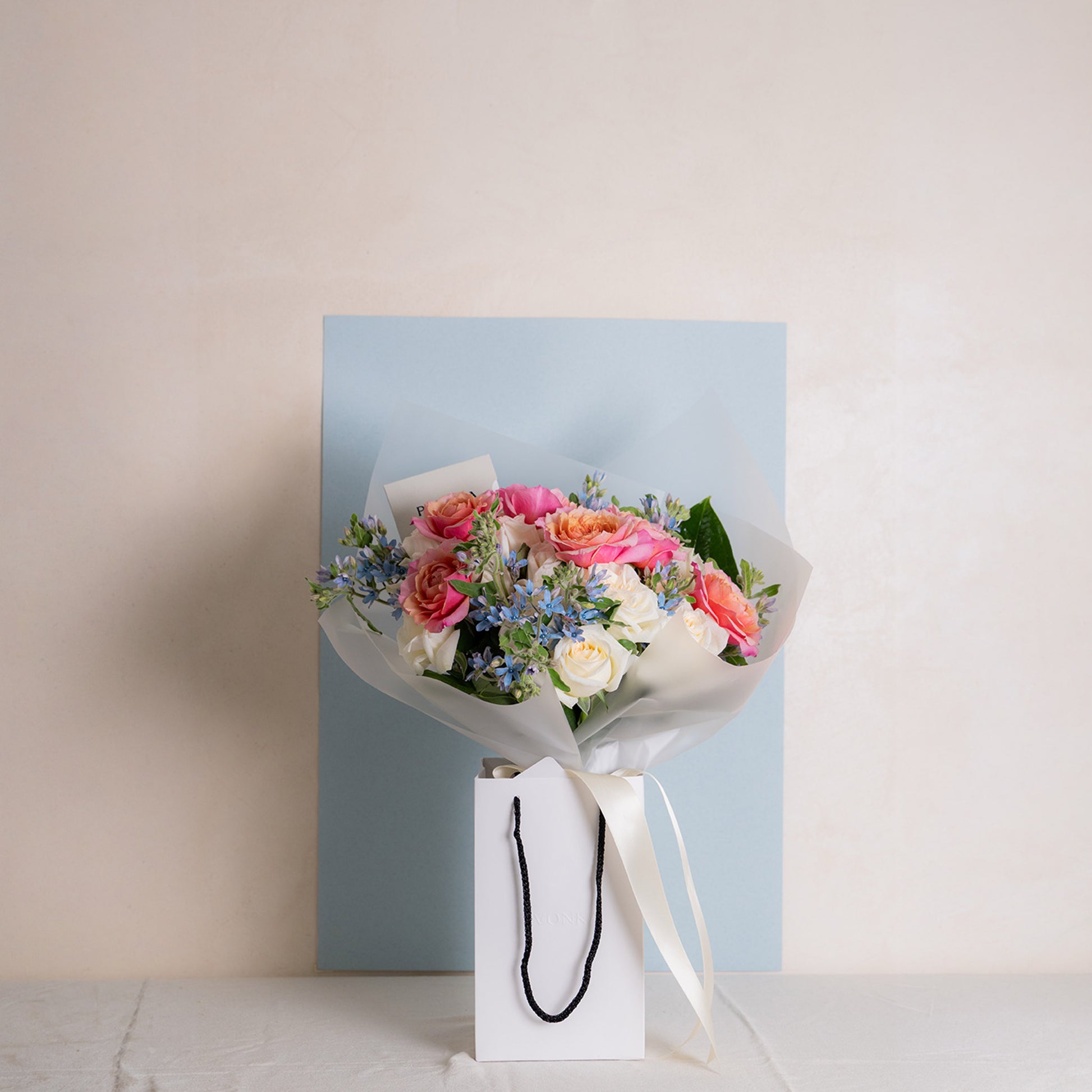 CORAL KISS BOUQUET